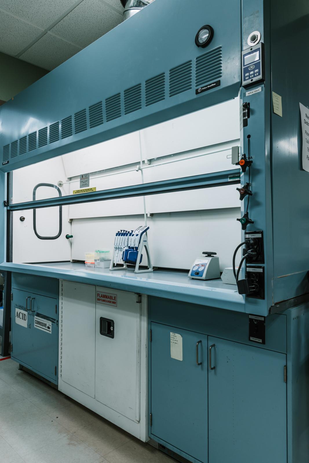 Photo of a fume hood in a lab.